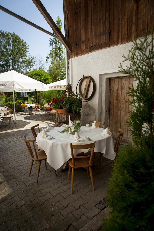 Hotel Wirtshaus Am Schloss Aicha vorm Wald Bagian luar foto